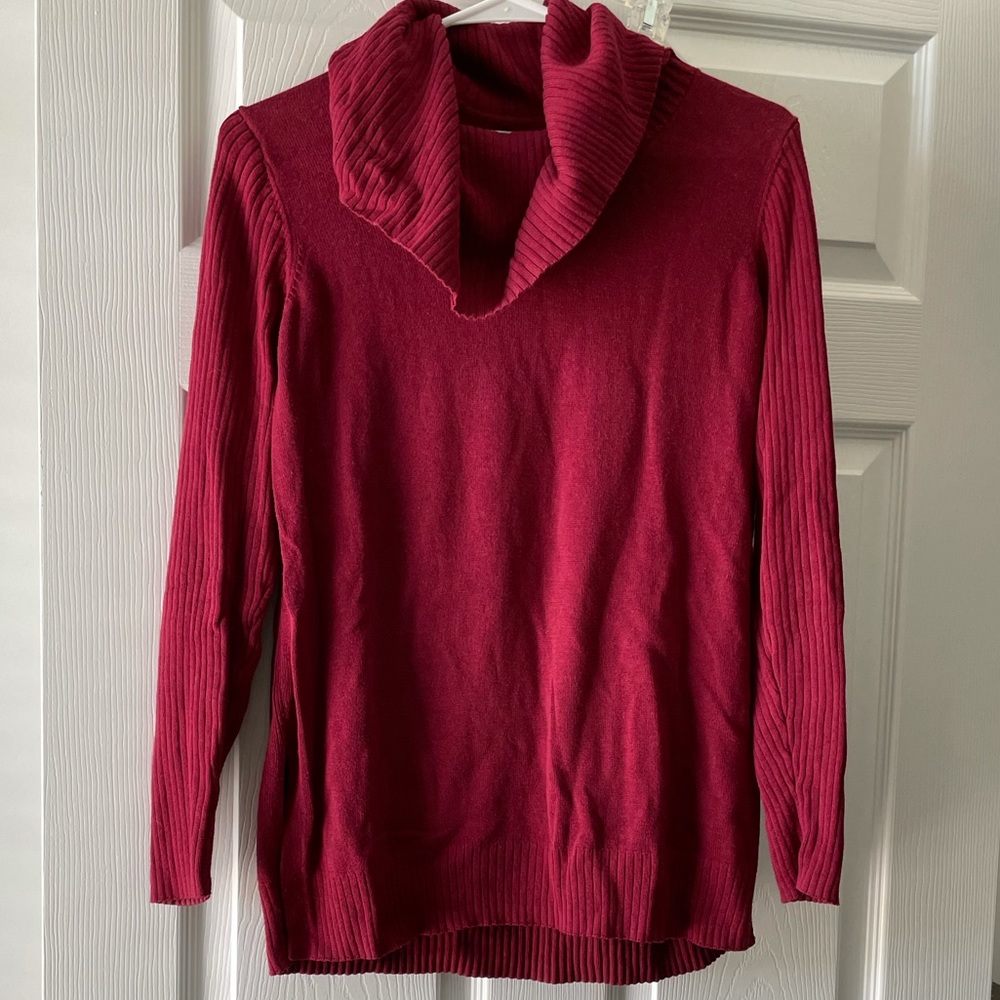 Crown & Ivy sweater